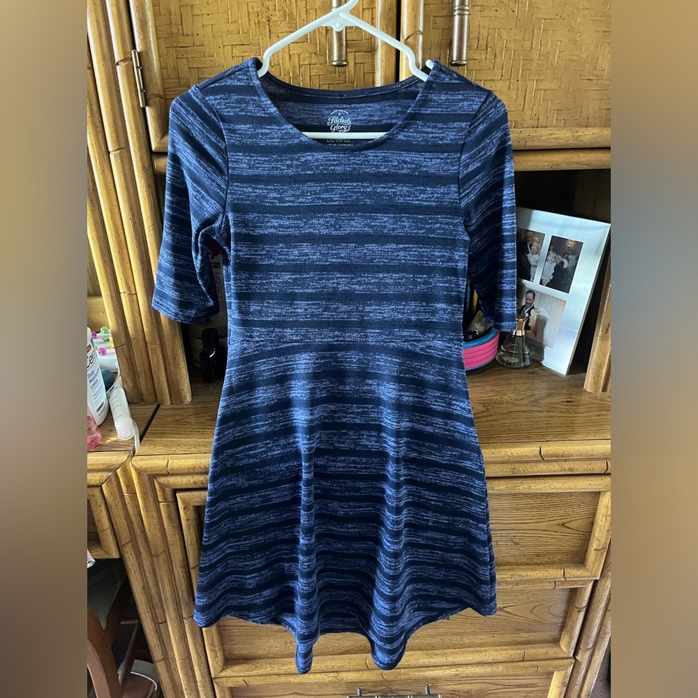 Faded Glory Navy Heathered Top